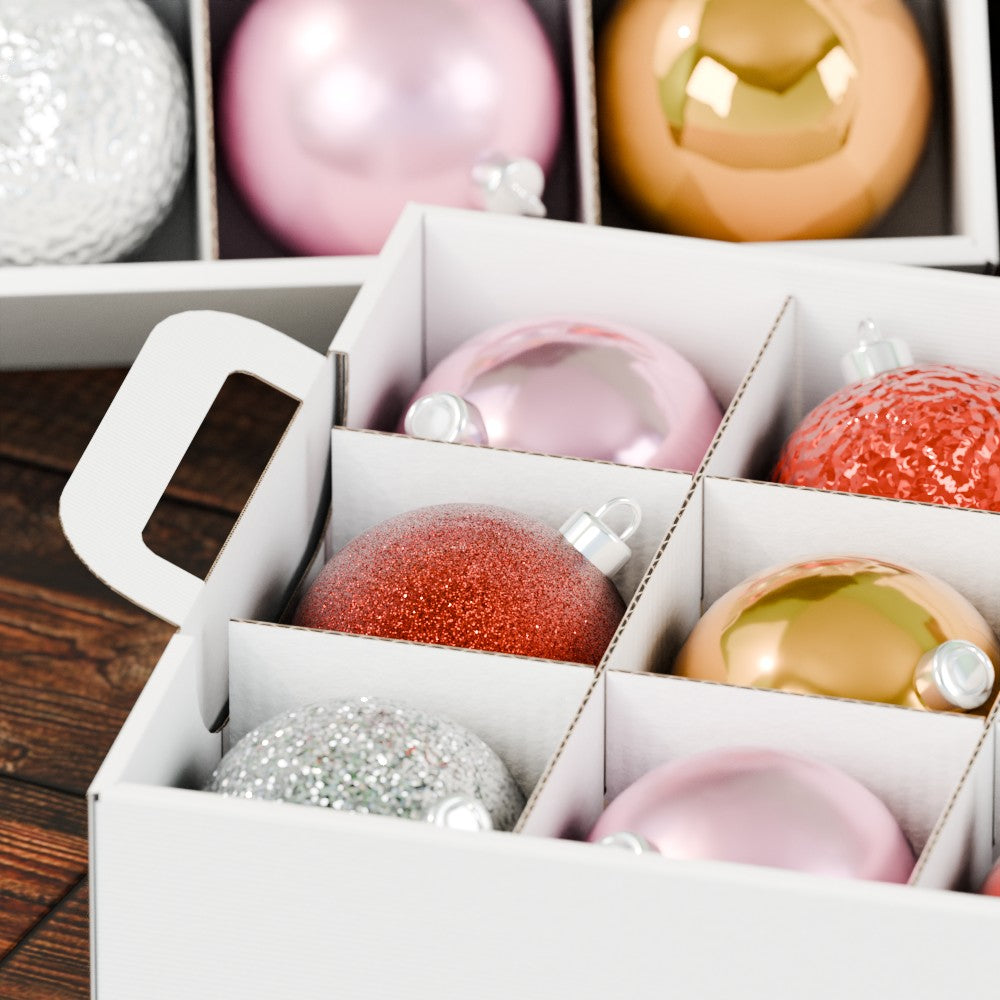 Detaildarstellung von 8cm Kugeln in einen Einsatz von unserer Weihnachtskugelsortierbox